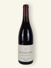 Lade das Bild in den Galerie-Viewer, Claus Schneider - Spätburgunder Kalkstein 2017 - Korkenkonzept