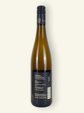 Lade das Bild in den Galerie-Viewer, Scheuermann - Sur Lie Riesling 2018 - Korkenkonzept